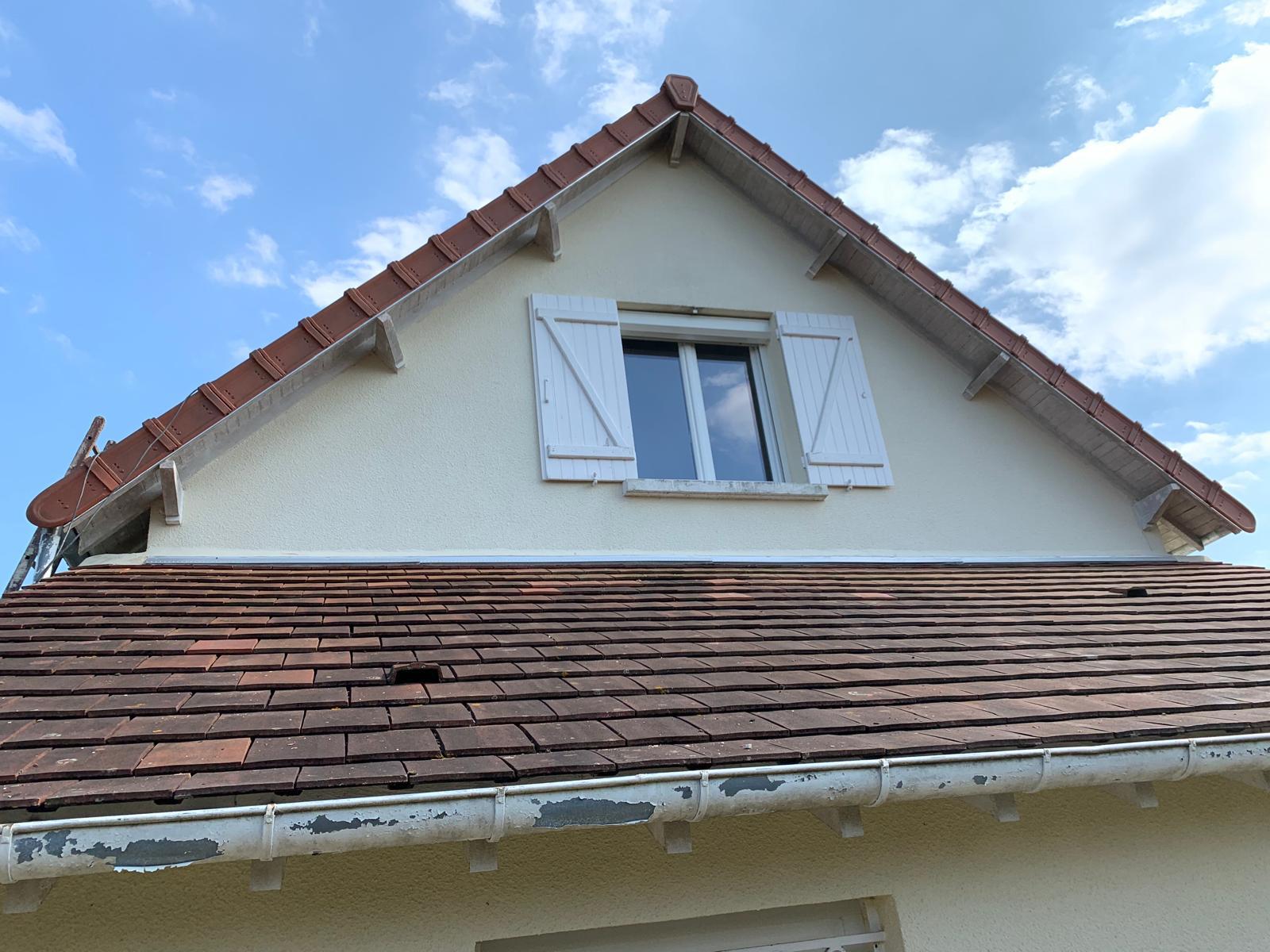 Recherche de fuite sur une toiture ancienne en tuiles